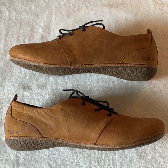 Classic Brown Leather Flats - Picture 5 of 8